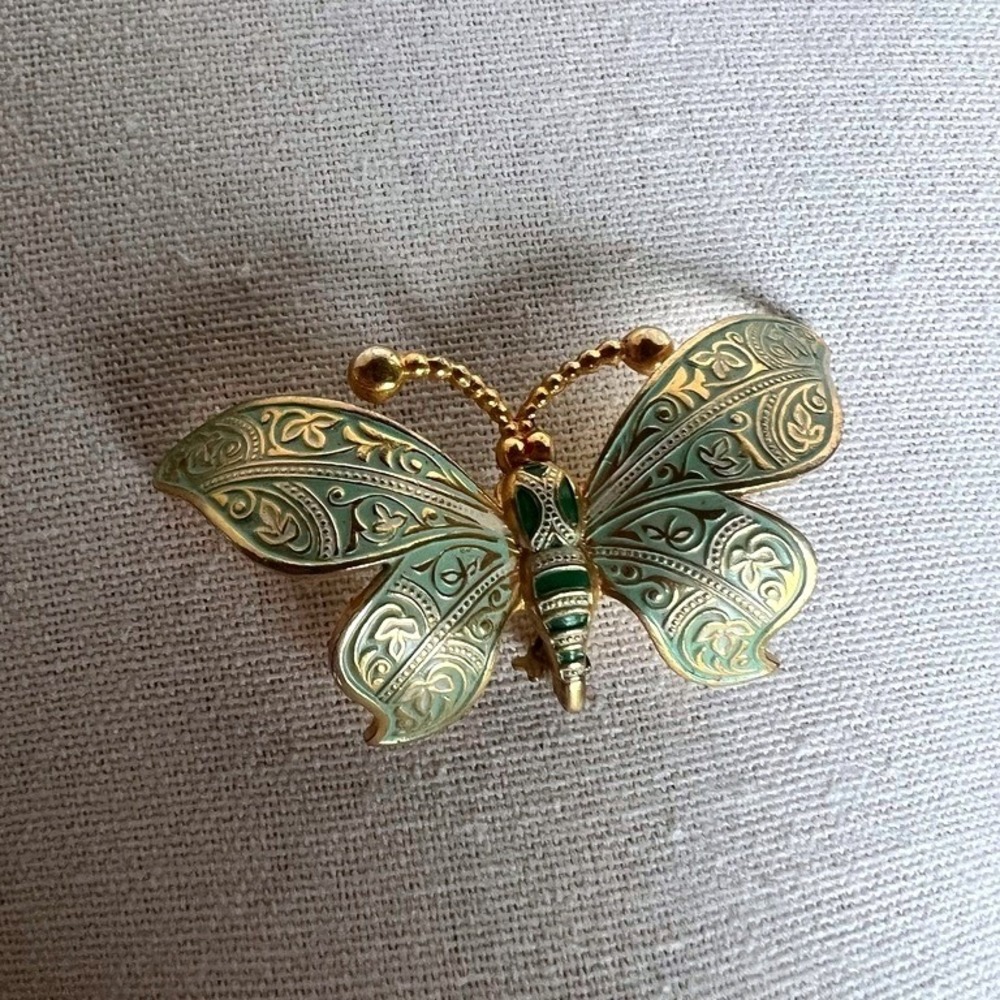 Vintage Butterfly Brooch Cottagecore Sage Green Enamel‎ Gold Filigree Insect